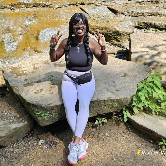 Meet your Posher, Tiffany - Picture 4 of 12